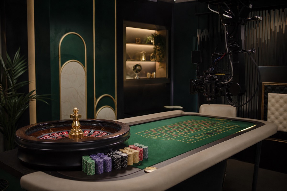 Een live-casinostudio die klaarstaat voor een uitzending